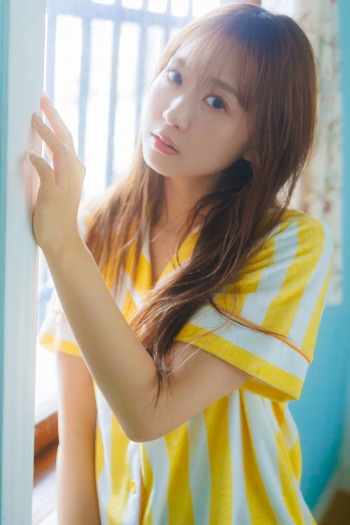 Read more about the article Yu Serizawa 芹澤優, デジタルPHOTOBOOK [bloom] Set.02