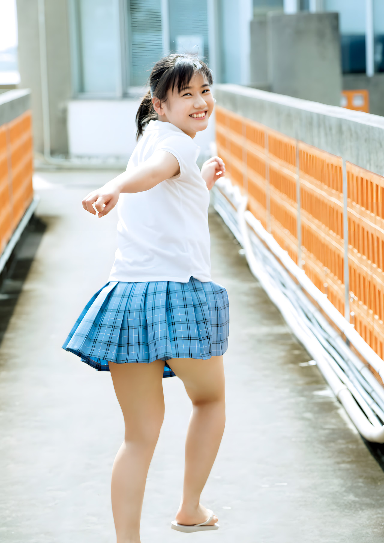 Reina Yokoyama 横山玲奈, 写真集 [REINA is eighteen ～N to S～] Set.03