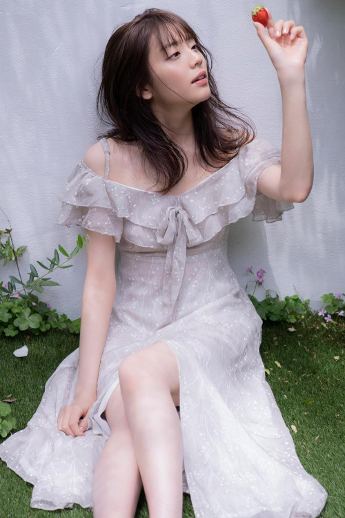 Read more about the article Asuka Kijima 貴島明日香, スピサン グラビアフォトブック [Smile Tomorrow] Set.01