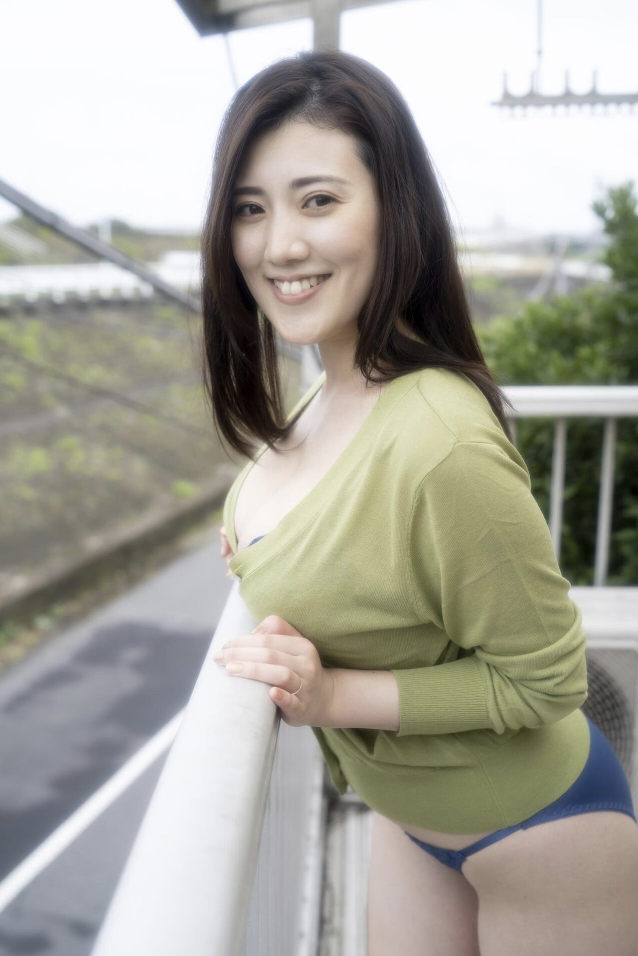 Aya Kusano 草野綾, デジタル写真集 [Exciting Girls ~もしもあのグラドルが若妻だったら~] Set.01