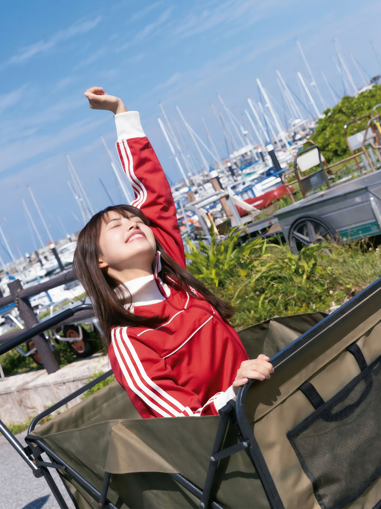 Hinami Mori 森日菜美, 1st 写真集 [もりだくさん] Set.01