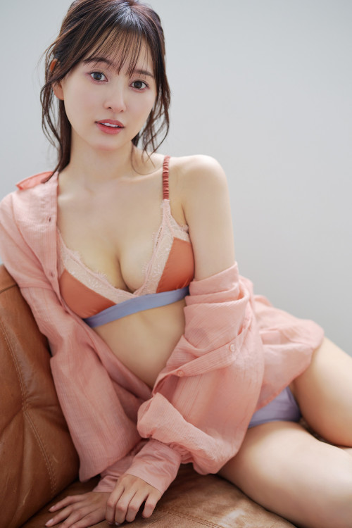 Haruka Kodama 兒玉遥, FLASHデジタル写真集 「純白を抱いて」 Set.02